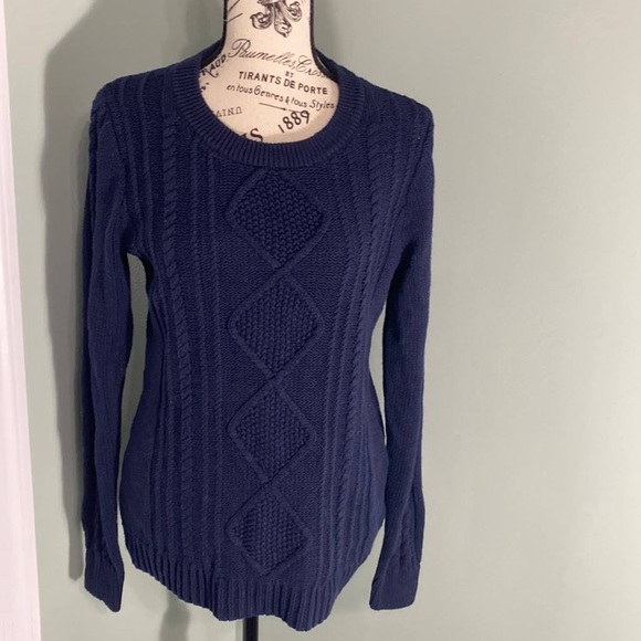 Old Navy Sweaters - Old navy crew neck sweater